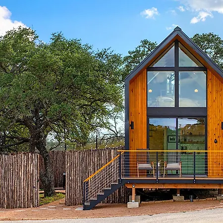 The Live Oak At Meridian Hot Tub & Firepit